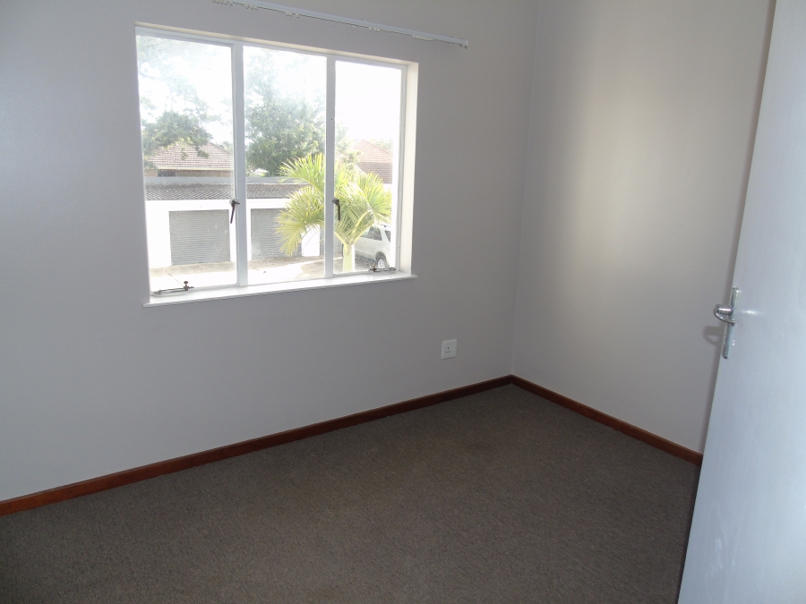 To Let 3 Bedroom Property for Rent in Beacon Bay Eastern Cape